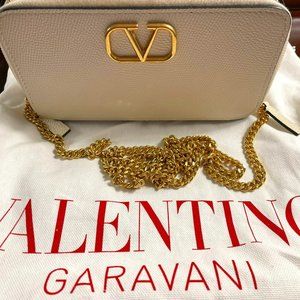 Valentino Garavani White handbag with gold chain. Mint condition.